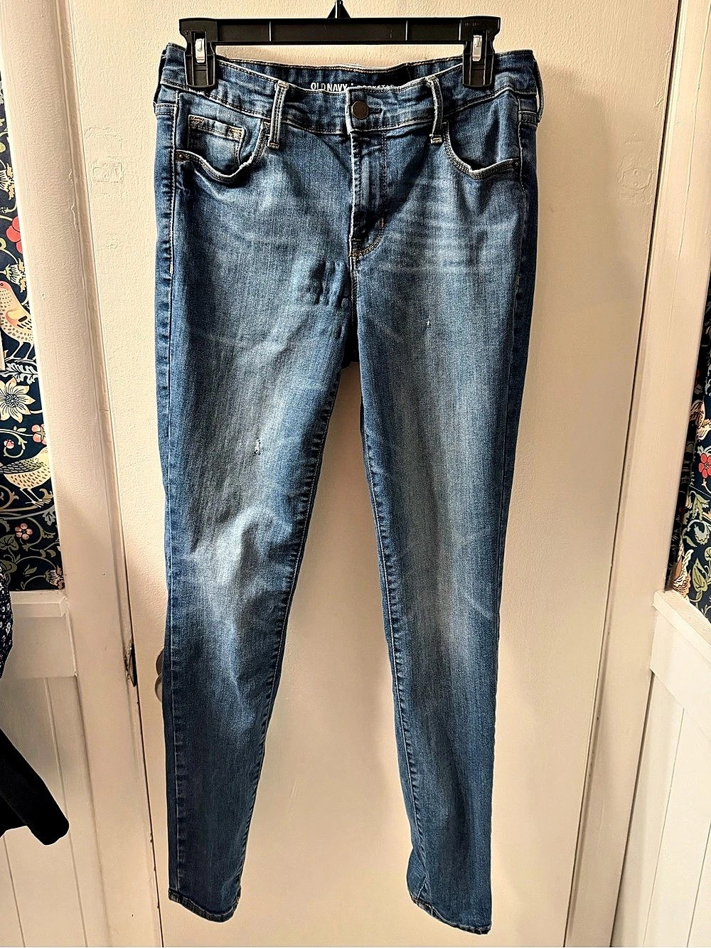 Old Navy Rockstar Mid-Rise Skinny Jeans in Blue